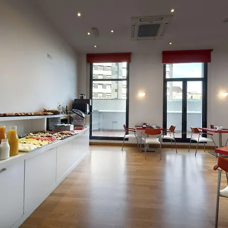 Готель Exe El Magistral Ов'єдо