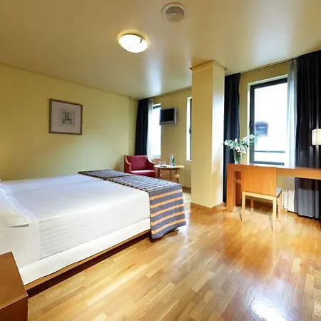 Exe El Magistral Otel Oviedo