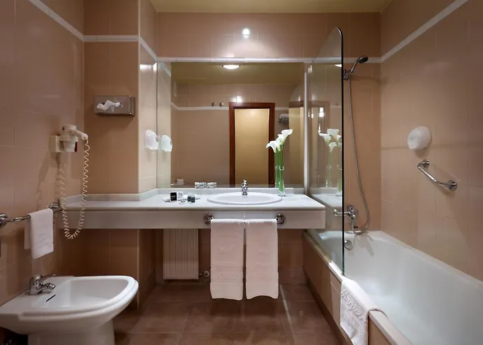 Exe El Magistral Готель Ов'єдо