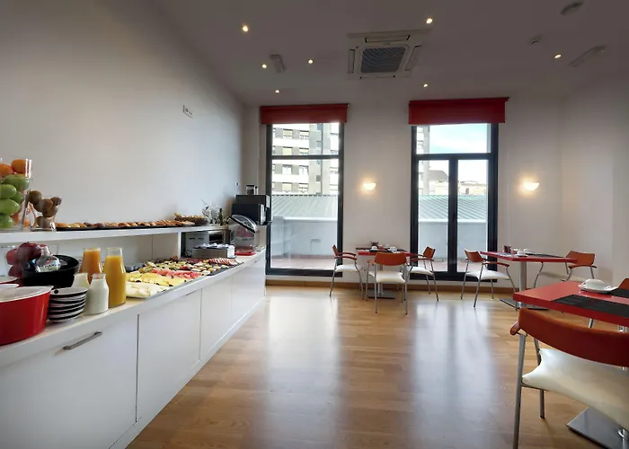 Готель Exe El Magistral Ов'єдо