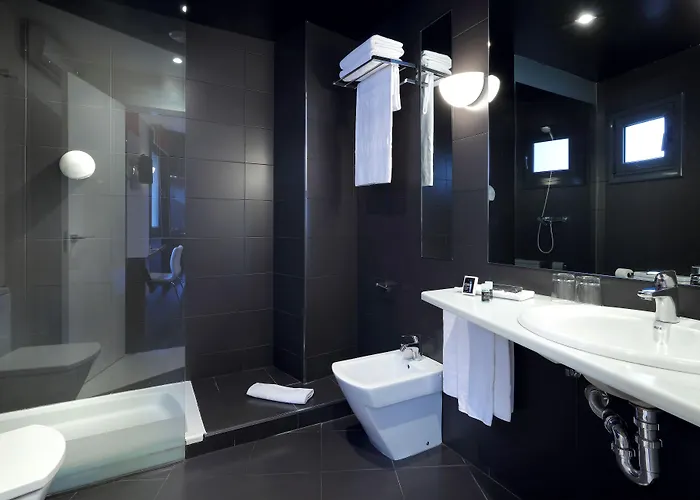 Готель Exe El Magistral