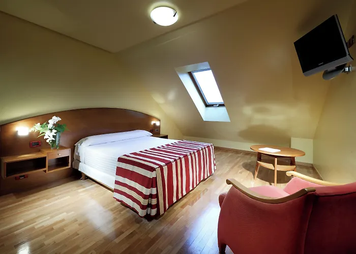 Готель Exe El Magistral Ов'єдо