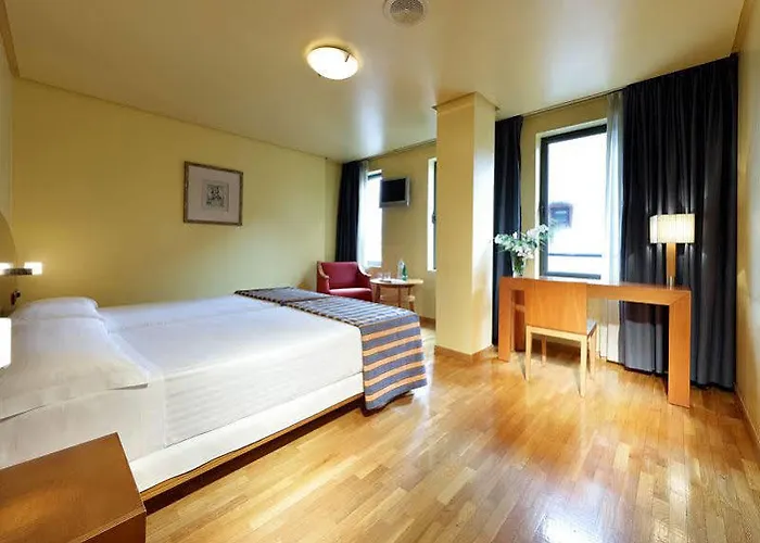 Exe El Magistral Готель Ов'єдо