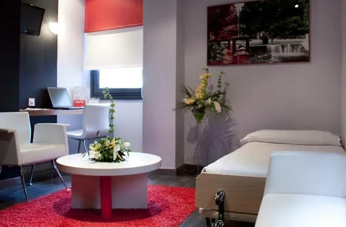 Exe El Magistral Готель Ов'єдо